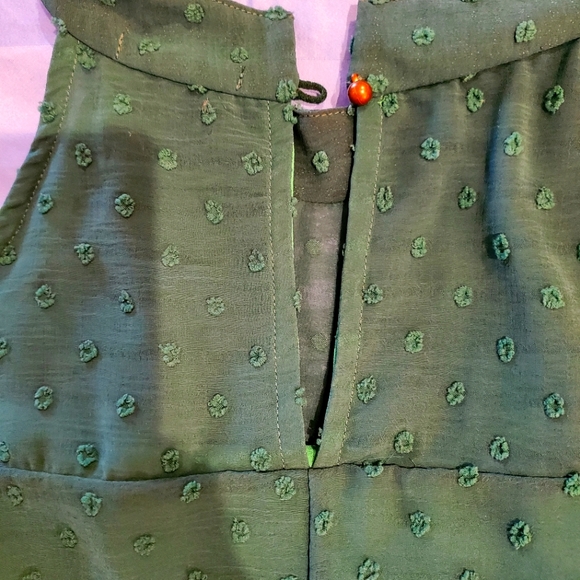 Green Top - Picture 3 of 7